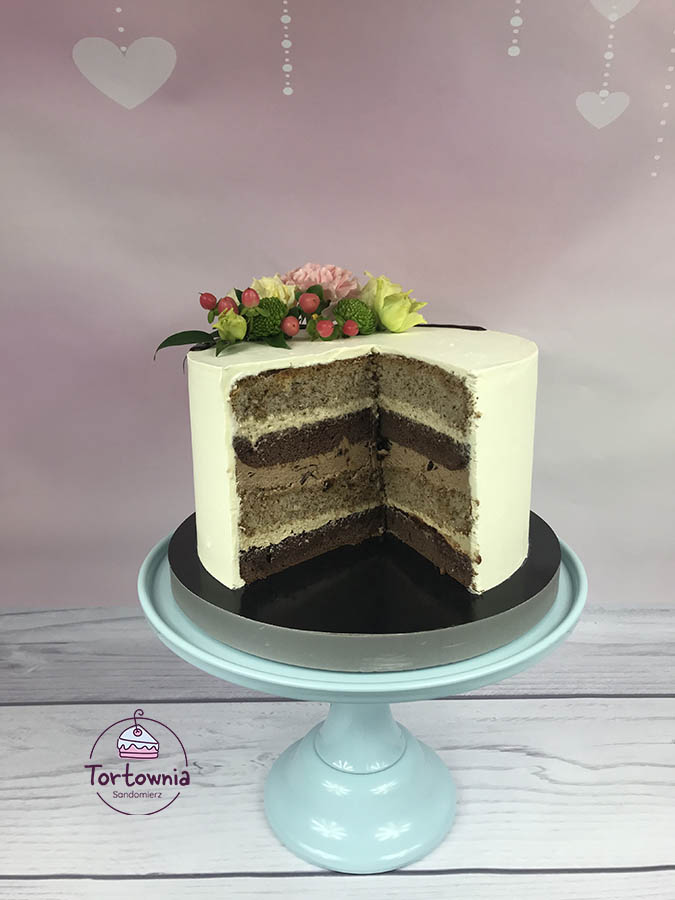Przekrój przez tort orzechowo-czekoladowy
